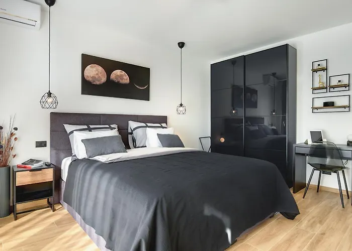 Giardini Penthouse 풀라
